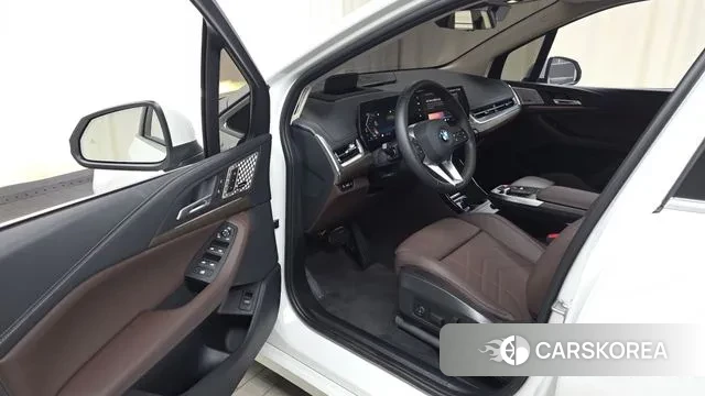 BMW 2 Series Active Tourer (U06) 2025 Белый из Кореи, фото 2