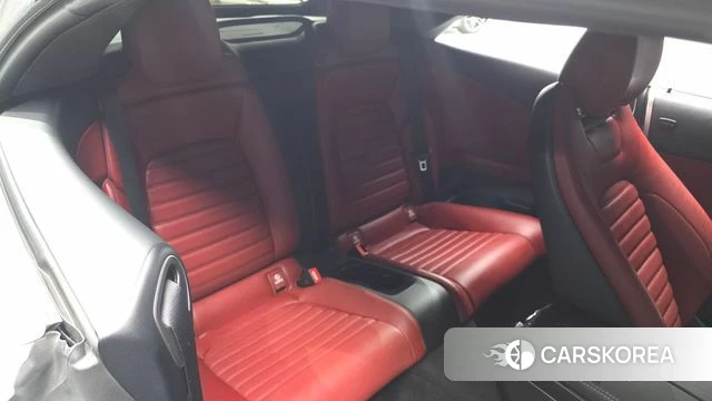 Mercedes-Benz C-Class W205 2021 Белый из Кореи, фото 2