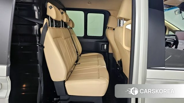 Hyundai Staria 2023 Белый из Кореи, фото 2
