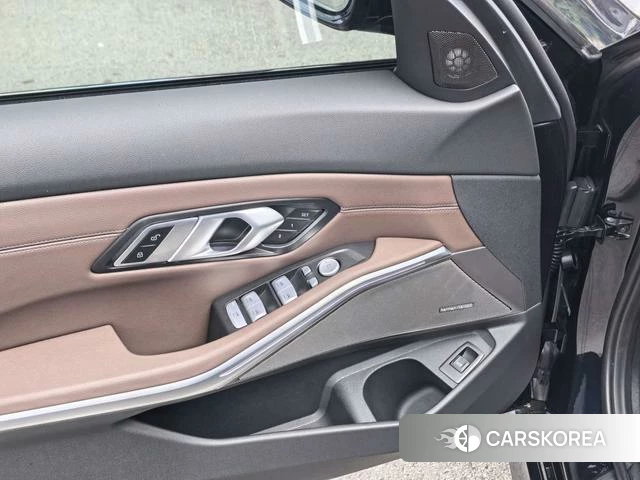 BMW 3 series 2024 Черный из Китая, фото 2