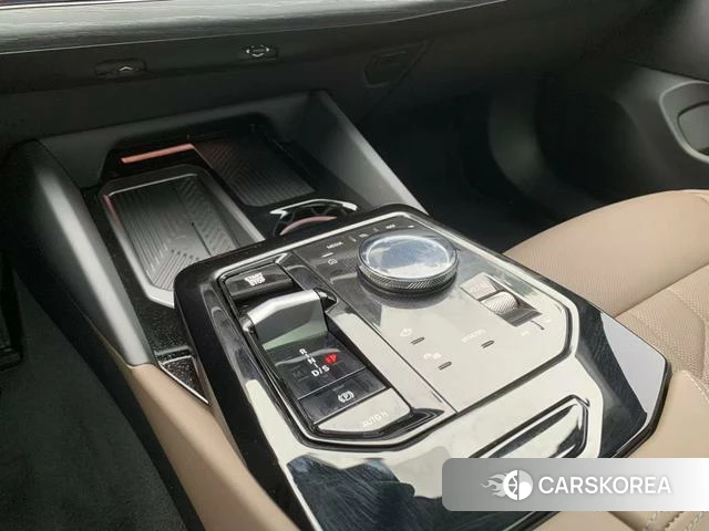 BMW 5 series 2025 Черный из Китая, фото 2