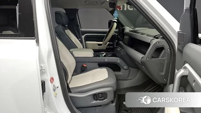 Land Rover Defender (L663) 2024 Белый из Кореи, фото 2