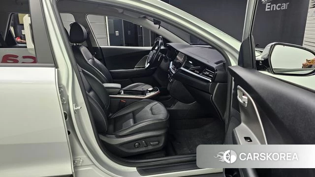Kia Niro Plus 2022 Серебряный из Кореи, фото 2