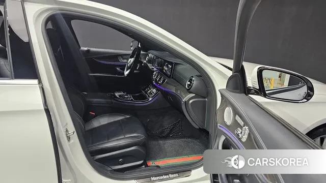 Mercedes-Benz E-Class W213 2019 Белый из Кореи, фото 2