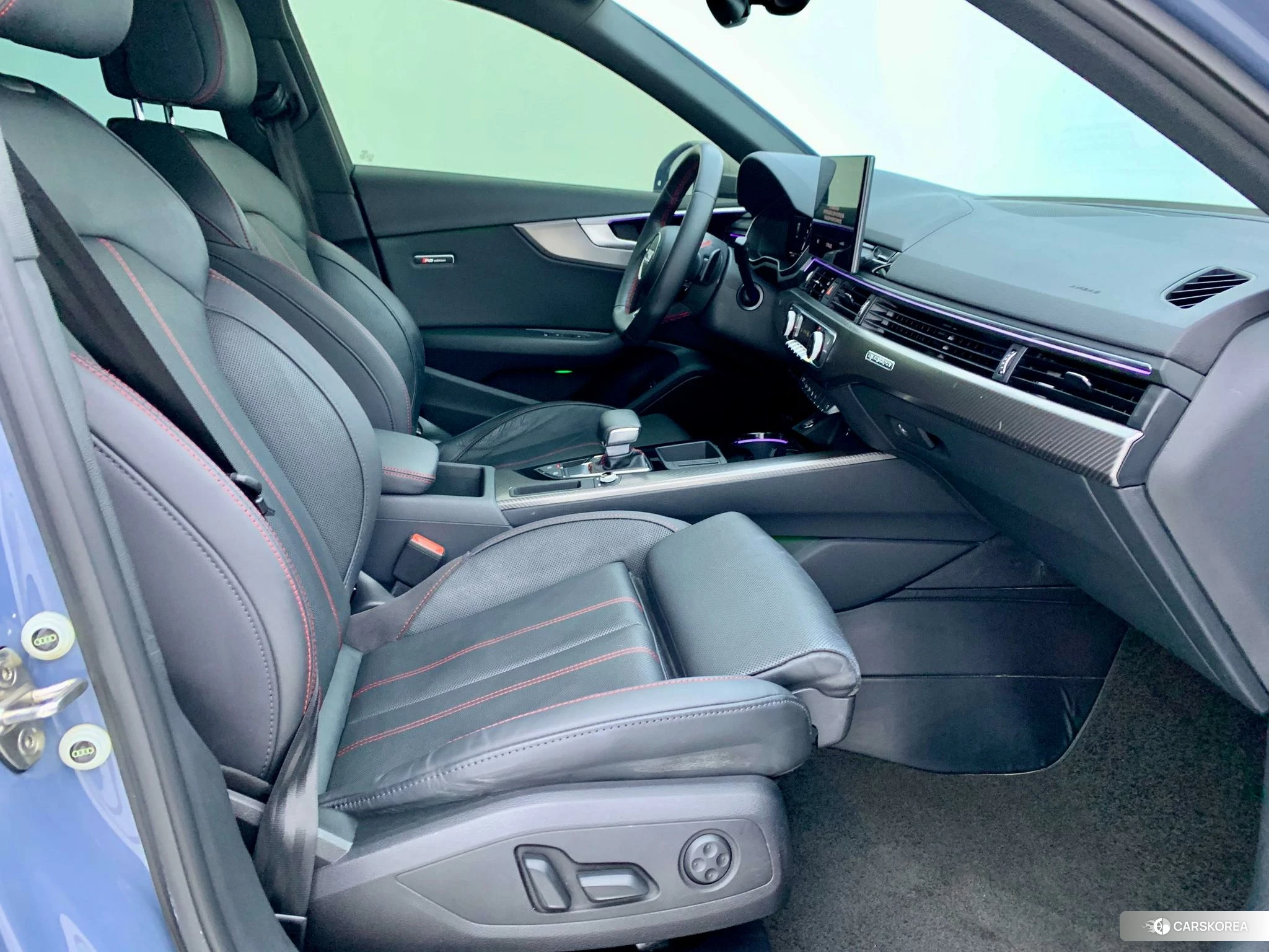 Audi A4L 2021 Темно-серый из Китая, фото 2