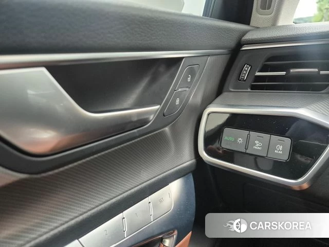 Audi A6 (C8) 2021 Белый из Кореи, фото 2