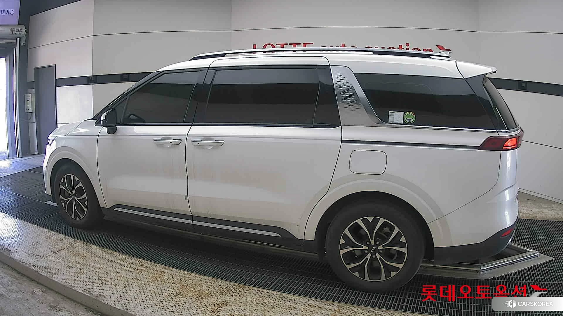 Kia Carnival 2021 Белый из Кореи, фото 2