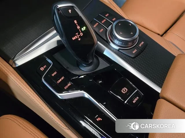 BMW 5 Series (G30) 2022 Черный из Кореи, фото 2