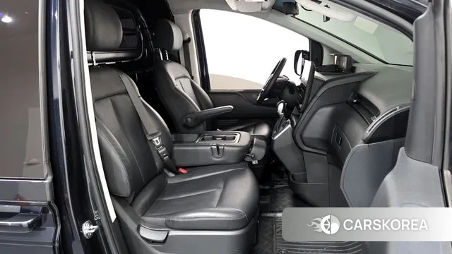 Hyundai Staria 2023 Синий из Кореи, фото 2