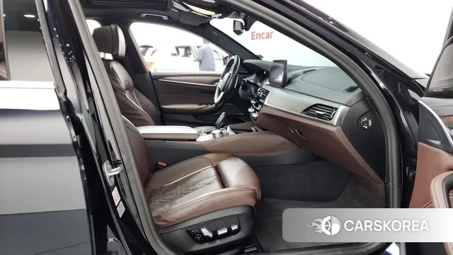 BMW 5 Series (G30) 2021 Черный из Кореи, фото 2