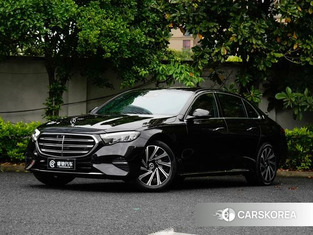 Mercedes-Benz E-class 2024 Черный из Китая, фото 2