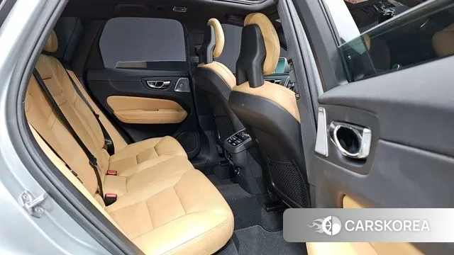 Volvo XC60 second Generation 2018 Серебряный из Кореи, фото 2