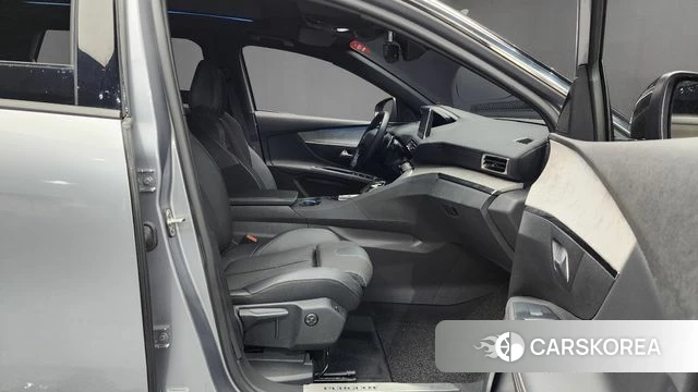 Peugeot 5008 second generation 2022 Серый из Кореи, фото 2