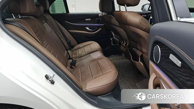 Mercedes-Benz E-Class W213 2022 Белый из Кореи, фото 2