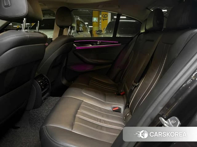 BMW 5 Series (G30) 2019 Серый из Кореи, фото 2