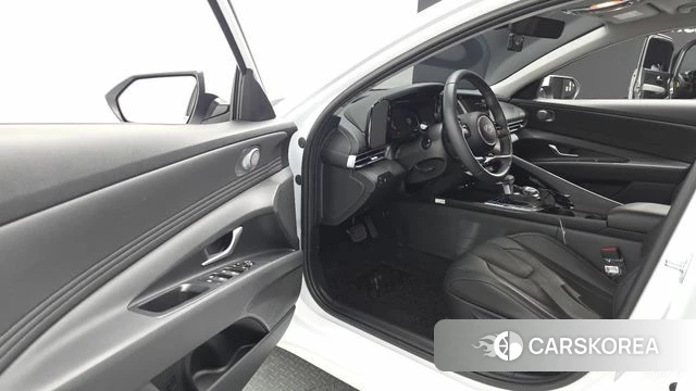 Hyundai The New Avante (CN7) 2025 Белый из Кореи, фото 2