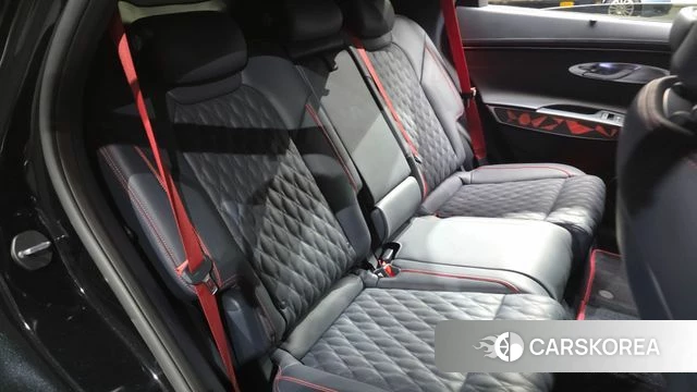 Genesis GV70 2023 Черный из Кореи, фото 2