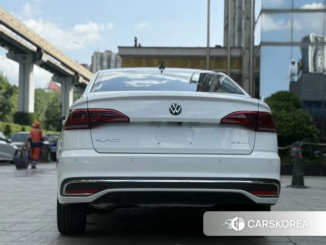 Volkswagen Bora 2026 Белый из Китая, фото 2