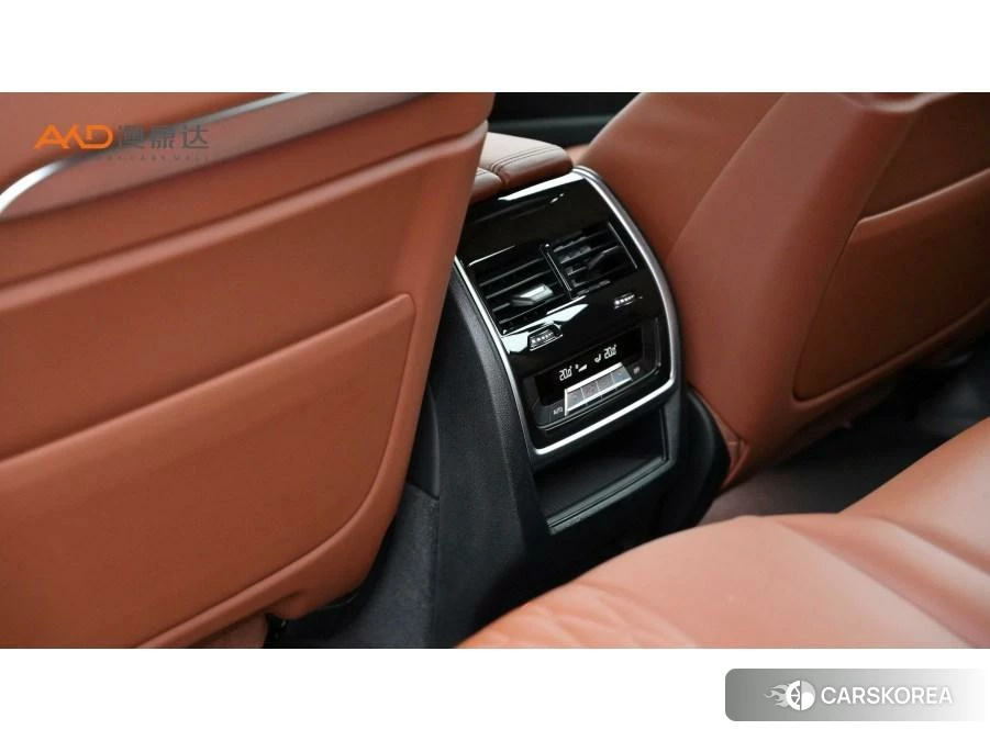 BMW X7 2022 Серебристо-серый из Китая, фото 2