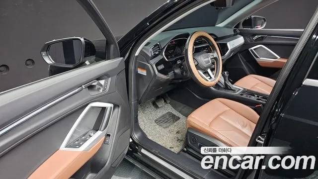 Audi Q3 (F3) 2023 Черный из Кореи, фото 2