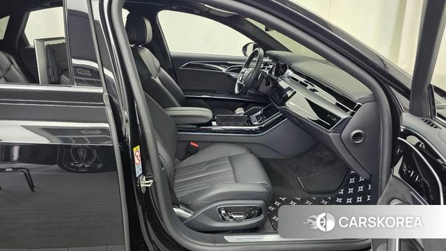 Audi A8 (D5) 2021 Черный из Кореи, фото 2