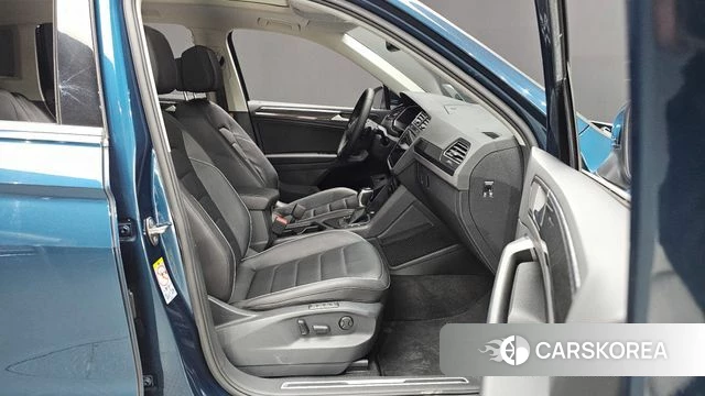 Volkswagen Tiguan second Generation 2021 Синий из Кореи, фото 2