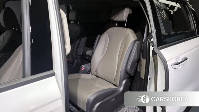 Kia The New Carnival 4th Generation 2024 Белый из Кореи, фото 2