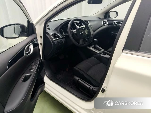 Nissan Xuan Yi 2025 Белый из Китая, фото 2