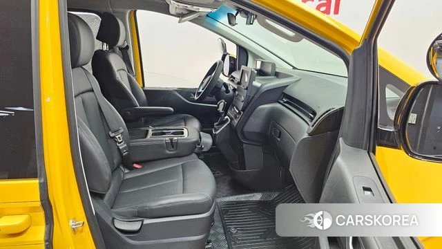 Hyundai Staria 2025 Желтый из Кореи, фото 2