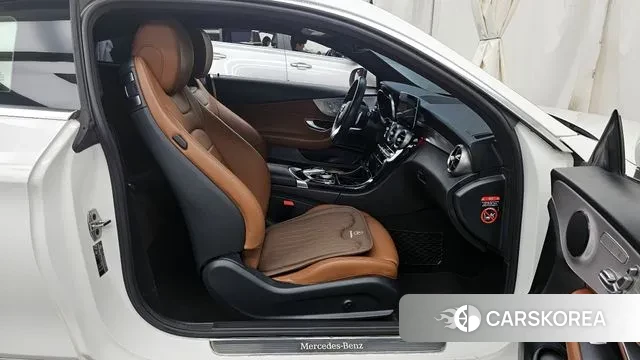 Mercedes-Benz C-Class W205 2019 Белый из Кореи, фото 2