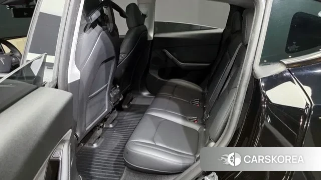 Tesla Model Y 2024 Черный из Кореи, фото 2