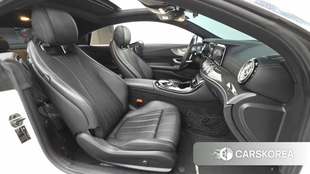 Mercedes-Benz E-Class W213 2018 Белый из Кореи, фото 2