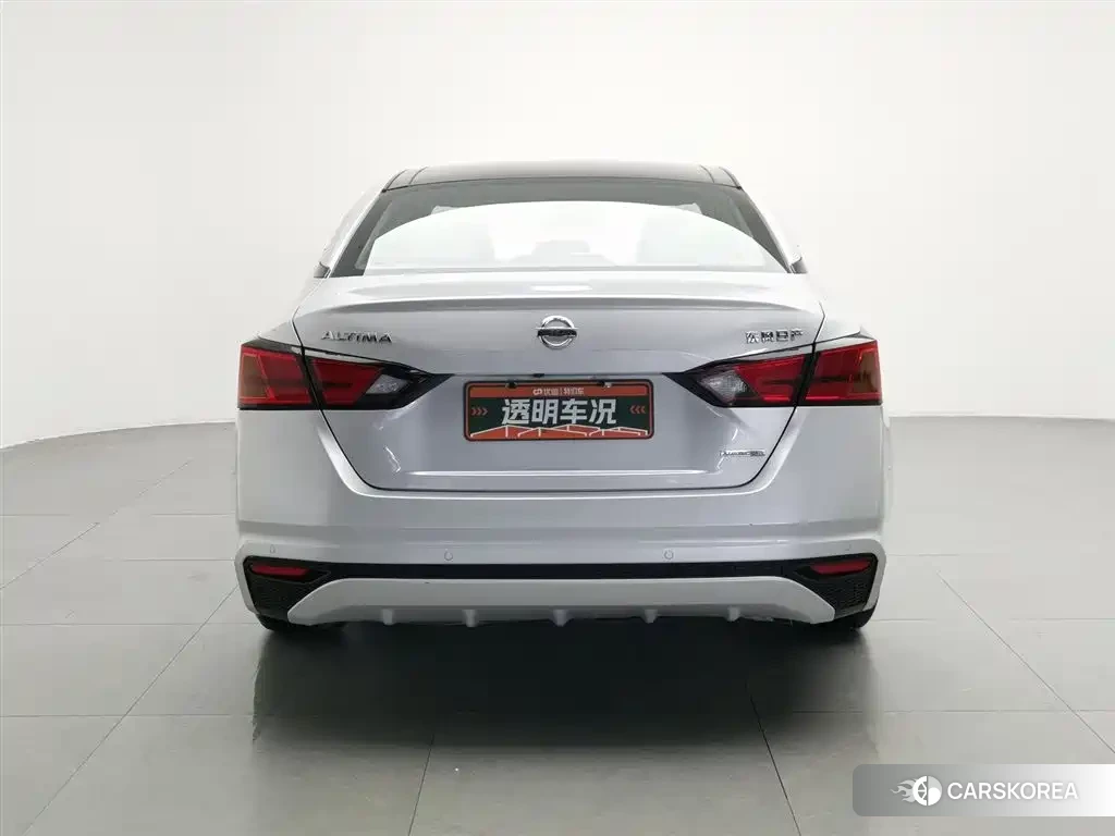 Nissan Altima 2022 Silver/gray из Китая, фото 2