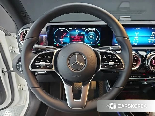 Mercedes-Benz A-Class W177 2021 Белый из Кореи, фото 2