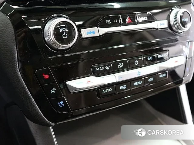 Ford Explorer 6th Generation 2023 Белый из Кореи, фото 2