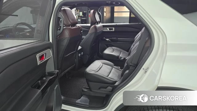 Ford Explorer 6th Generation 2022 Белый из Кореи, фото 2