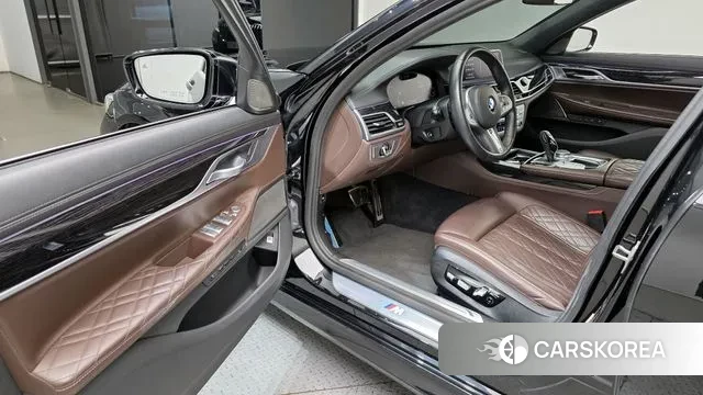 BMW 7 Series (G11) 2020 Черный из Кореи, фото 2