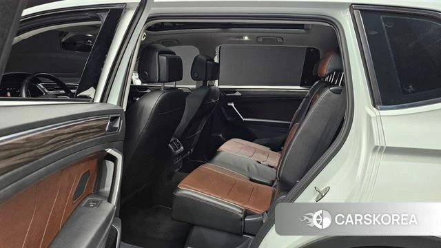 Volkswagen Tiguan Allspace 2022 Белый из Кореи, фото 2