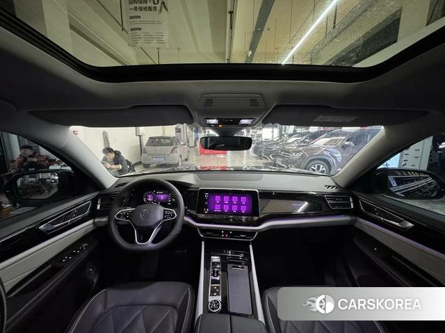 Volkswagen Tourang 2023 Черный из Китая, фото 2