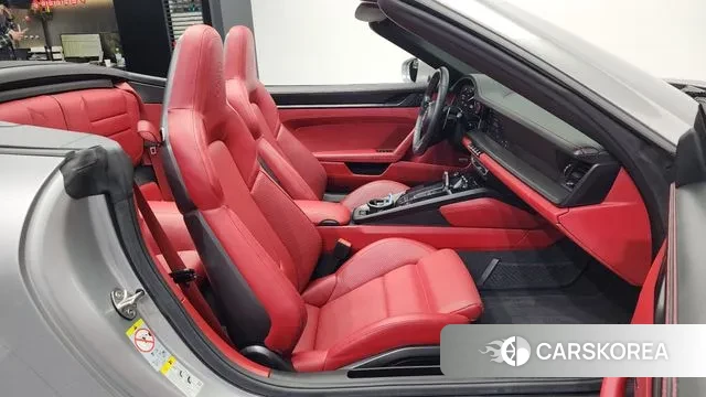 Porsche 911(992) 2022 Серебряный из Кореи, фото 2