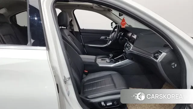 BMW 3 Series (G20) 2021 Белый из Кореи, фото 2