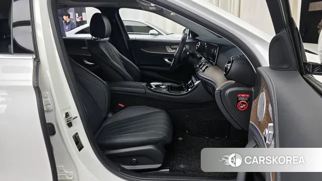 Mercedes-Benz E-Class W213 2019 Белый из Кореи, фото 2