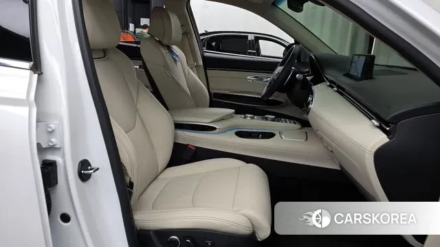 Genesis GV70 2024 Белый из Кореи, фото 2