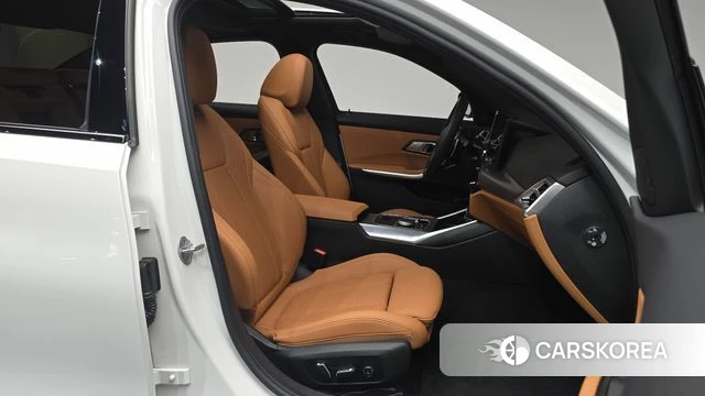 BMW 3 Series (G20) 2025 Белый из Кореи, фото 2