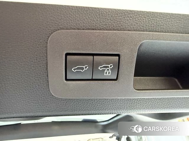 Toyota Land Cruiser (imported) 2024 Белый из Китая, фото 2