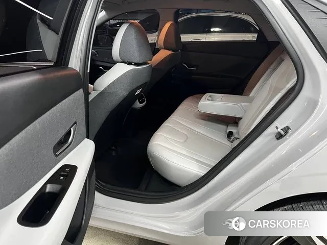 Hyundai Avante (CN7) 2021 Серебряный из Кореи, фото 2