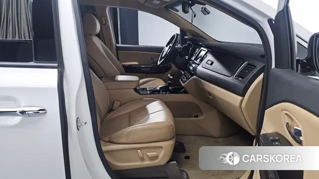 Kia The New Carnival 2019 Белый из Кореи, фото 2