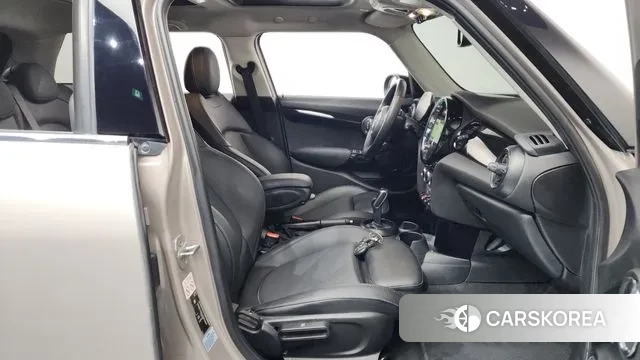 Mini Cooper 2021 Песочный из Кореи, фото 2