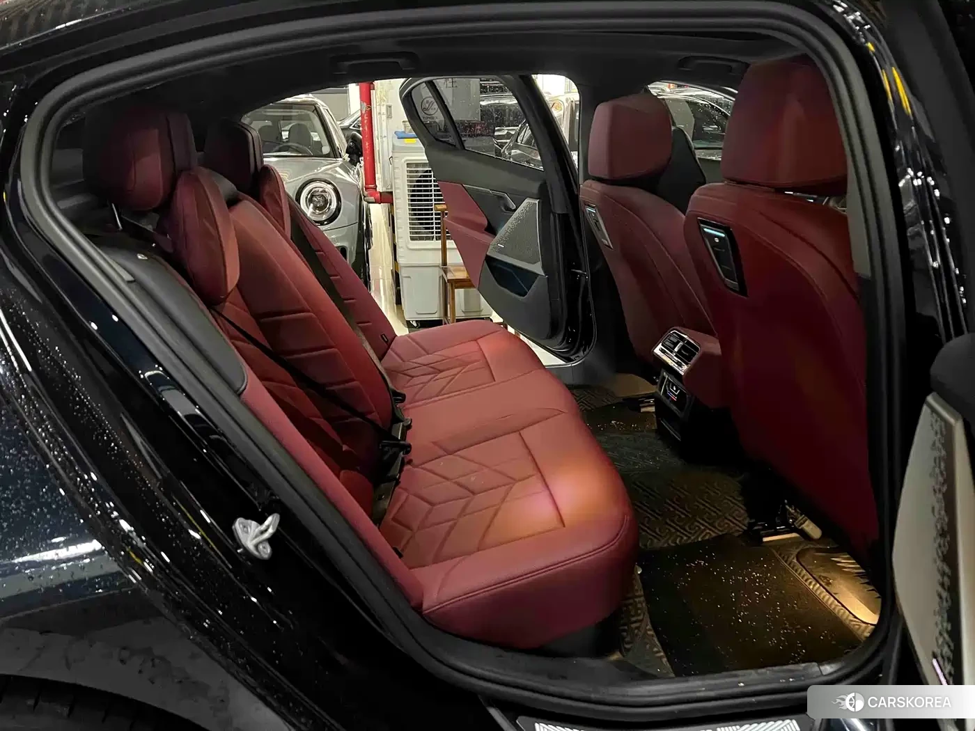 BMW 5 series 2025 Черный из Китая, фото 2