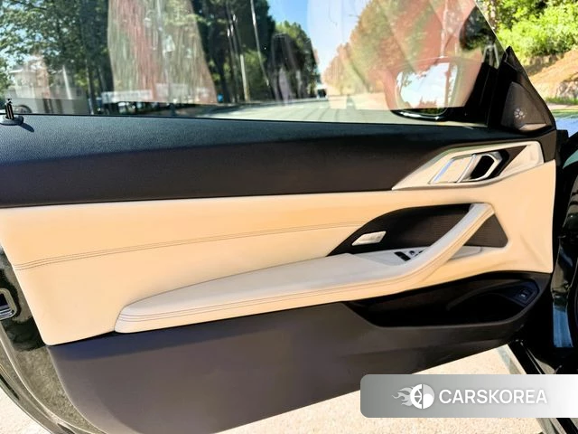 BMW 4 Series (G22) 2021 Темно-зеленый из Кореи, фото 2